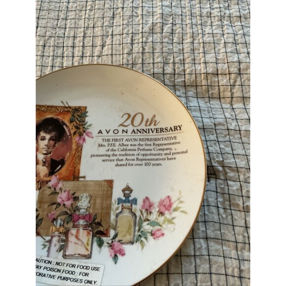 Avon 20th ANNIVERSARY PLATE w/FIRST REPRESENTATIVE Porcelain 22 K GOLD TRIM - Picture 2 of 3